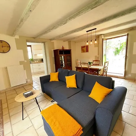 En Pierre Du Xixe Avec Jardin En Poitou - Fr-1-381-636