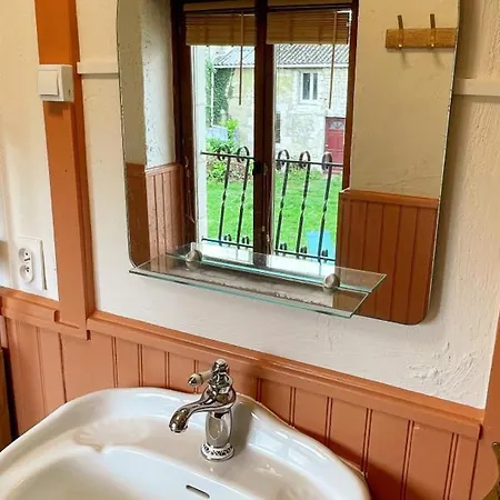 En Pierre Du Xixe Avec Jardin En Poitou - Fr-1-381-636