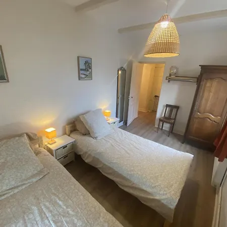 En Pierre Du Xixe Avec Jardin En Poitou - Fr-1-381-636 * Nueil-sous-Faye